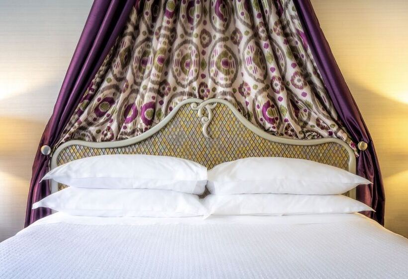 جناح, Anaheim Majestic Garden