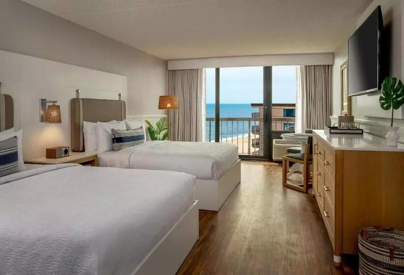 オーシャンビューのプレミアムルーム。, Ashore Resort & Beach Club