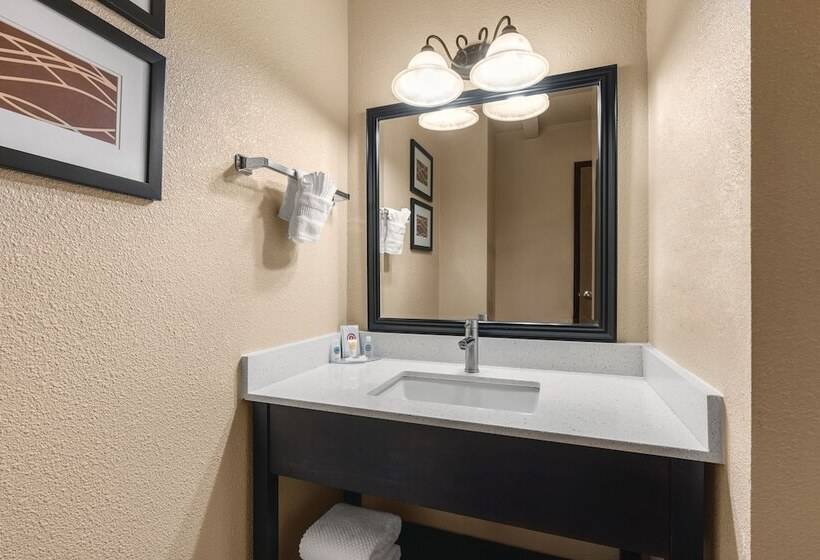 ２ダブルベッドのスタンダードルーム, Comfort Inn & Suites Vancouver Downtown City Center