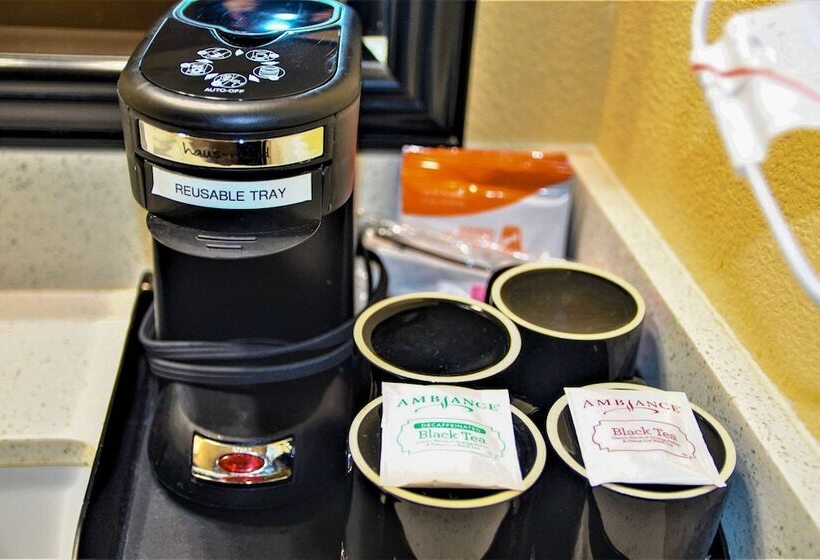 ２ダブルベッドのスタンダードルーム, Comfort Inn & Suites Vancouver Downtown City Center
