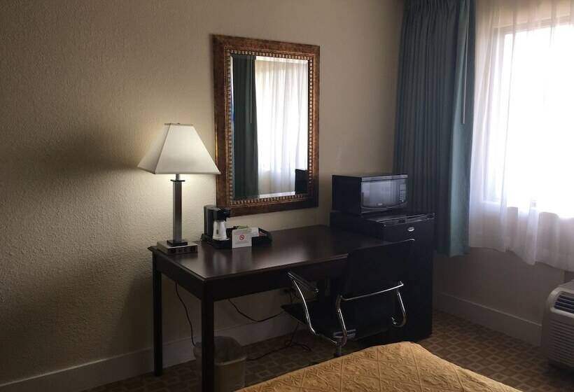 디럭스 스위트 킹 침대, Days Inn By Wyndham Sherman