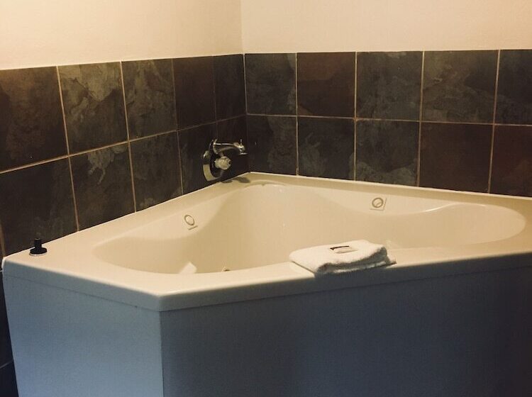 디럭스 스위트 킹 침대, Days Inn By Wyndham Sherman