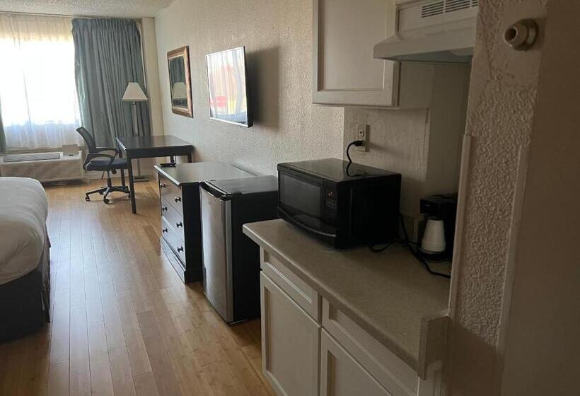 스탠다드 스튜디오, Days Inn By Wyndham Sherman