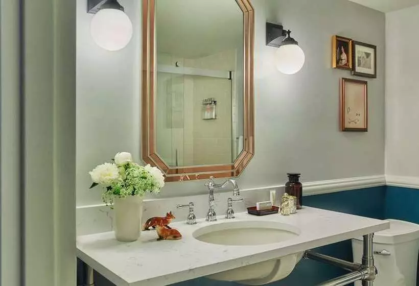 キングサイズベッドのジュニアスイート, Hilton Boston Logan Airport