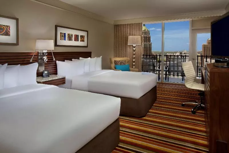 اتاق استاندارد با چشمانداز رودخانه, Hilton Palacio Del Rio