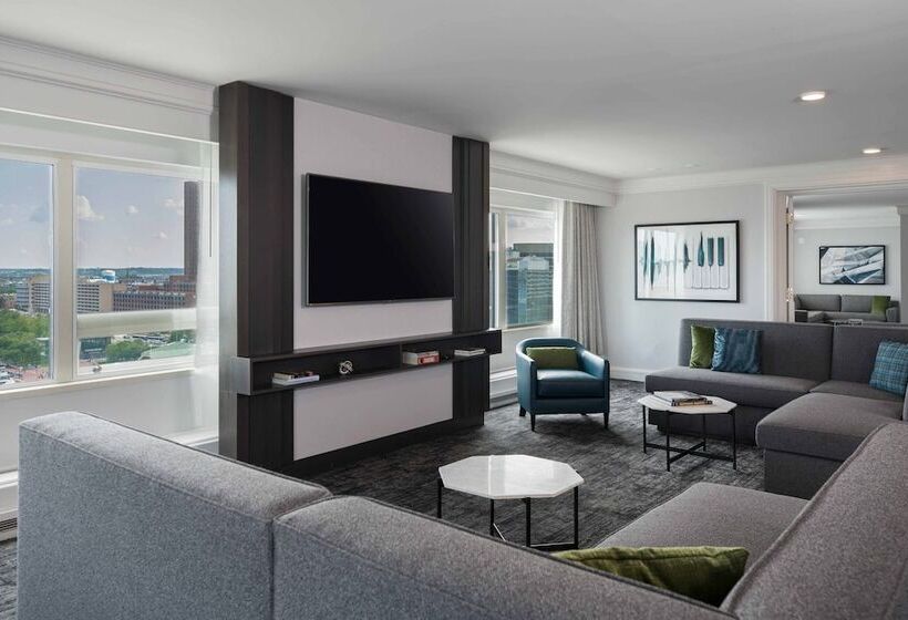 غرفة كلوب, Renaissance Baltimore Harborplace