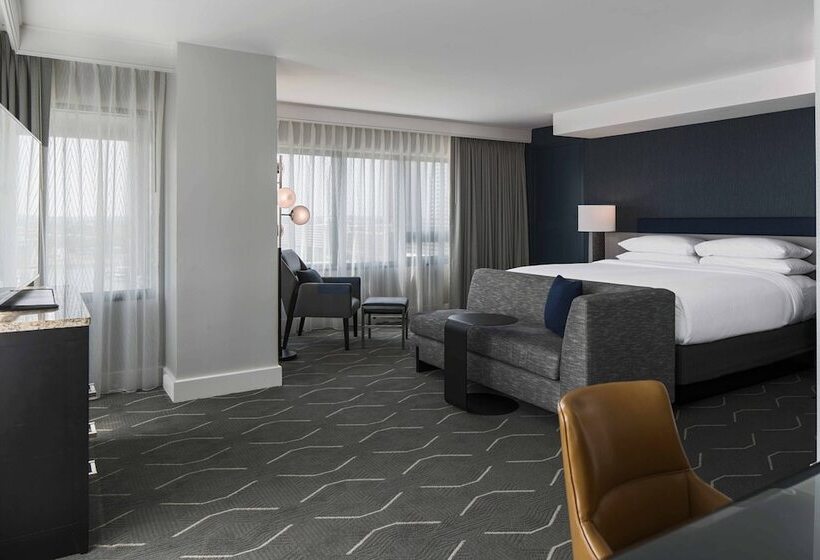 غرفة كلوب, Renaissance Baltimore Harborplace