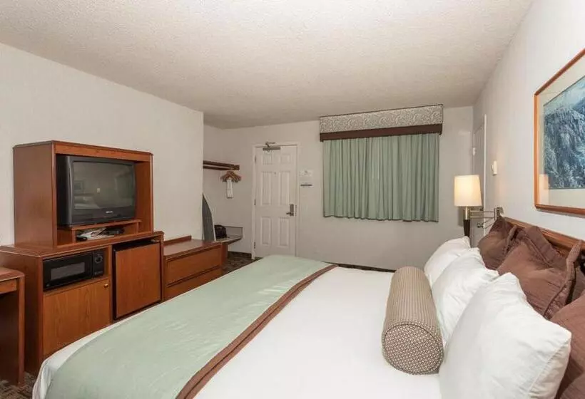 Mini Suite, Shilo Inns Newport Oceanfront