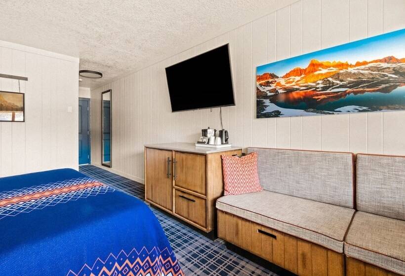 اتاق لوکس, Outbound Mammoth