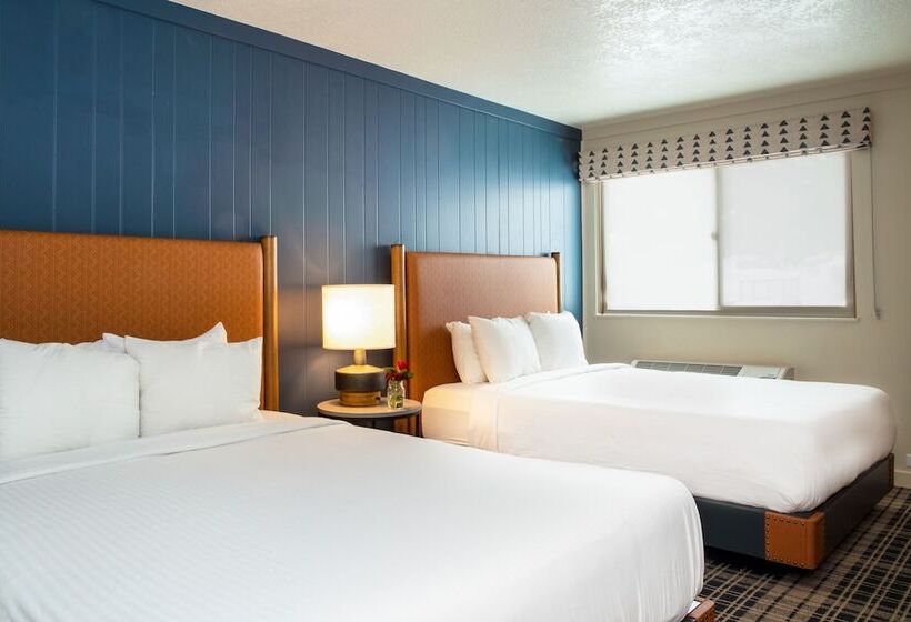 اتاق لوکس, Outbound Mammoth