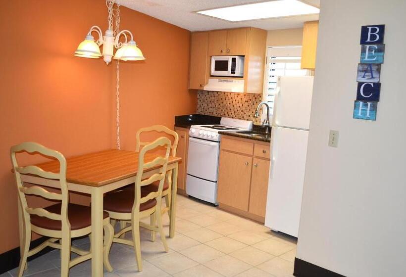 غرفة قياسية مطلّة علي حمام السباحة, Sun Viking Lodge  Daytona Beach