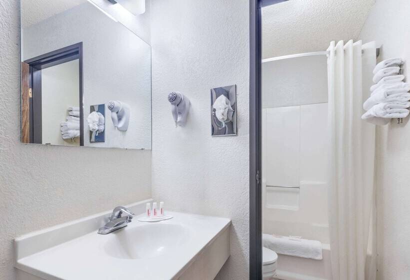 Номер Стандарт 2 Двуспальные Кровати, Super 8 By Wyndham Lake Havasu City