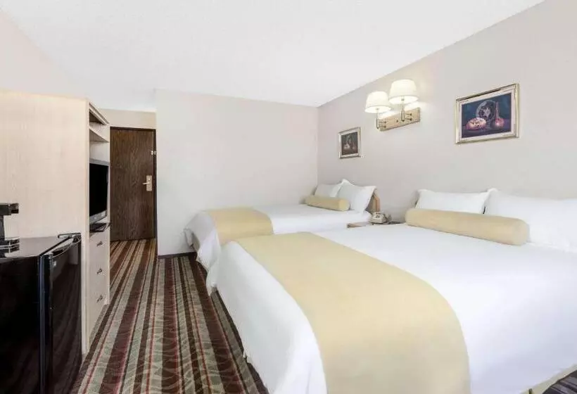 اتاق استاندارد با 2 تخت دوبل, Super 8 By Wyndham Lake Havasu City