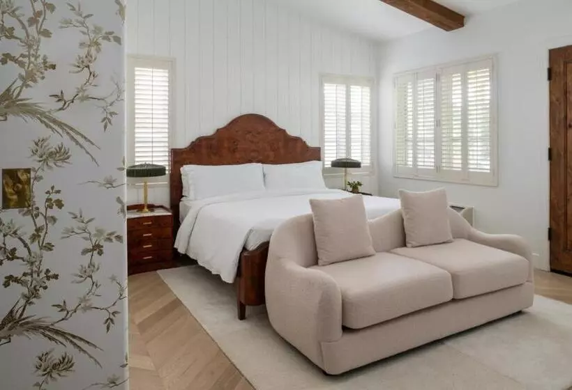 بانگلوی لوکس, The Inn At Rancho Santa Fe