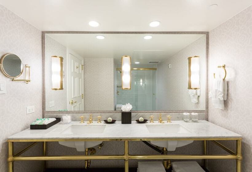 Люкс, The Lancaster