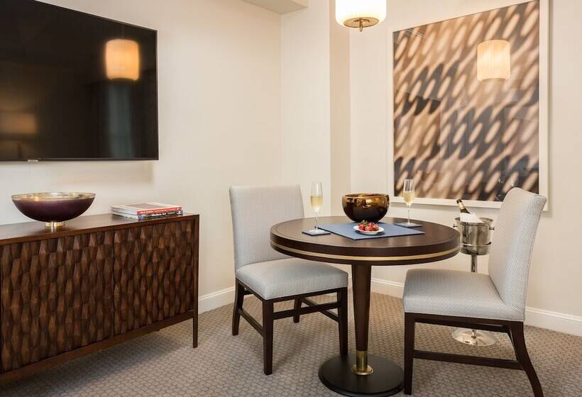 Люкс, The Lancaster