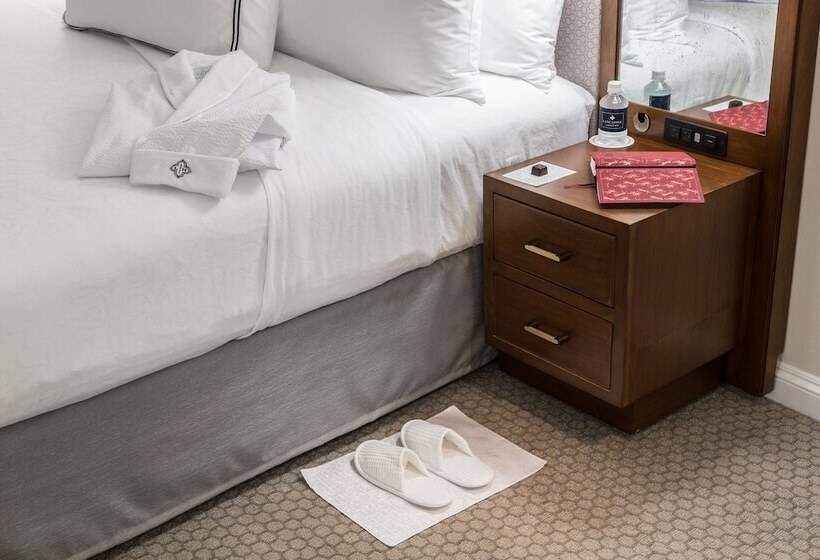 Номер Deluxe, The Lancaster