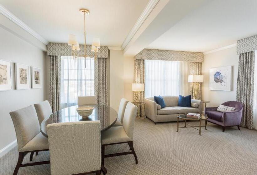 Люкс, The Lancaster