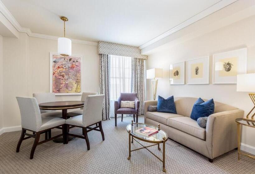 Люкс, The Lancaster