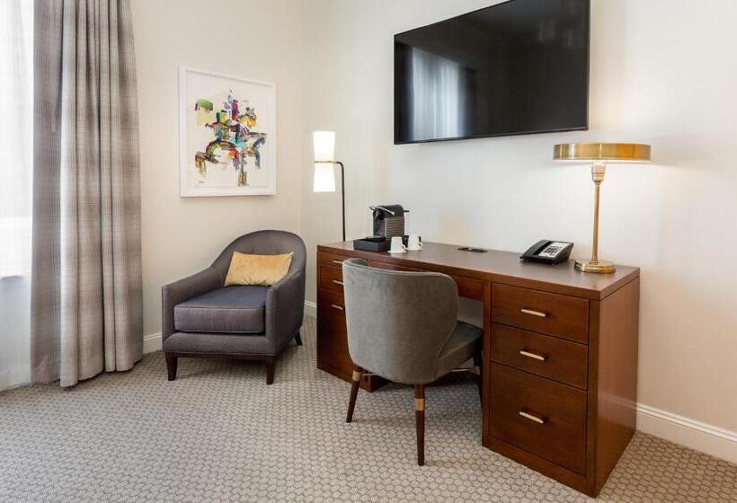 Номер Классика Кровать Кинг, The Lancaster