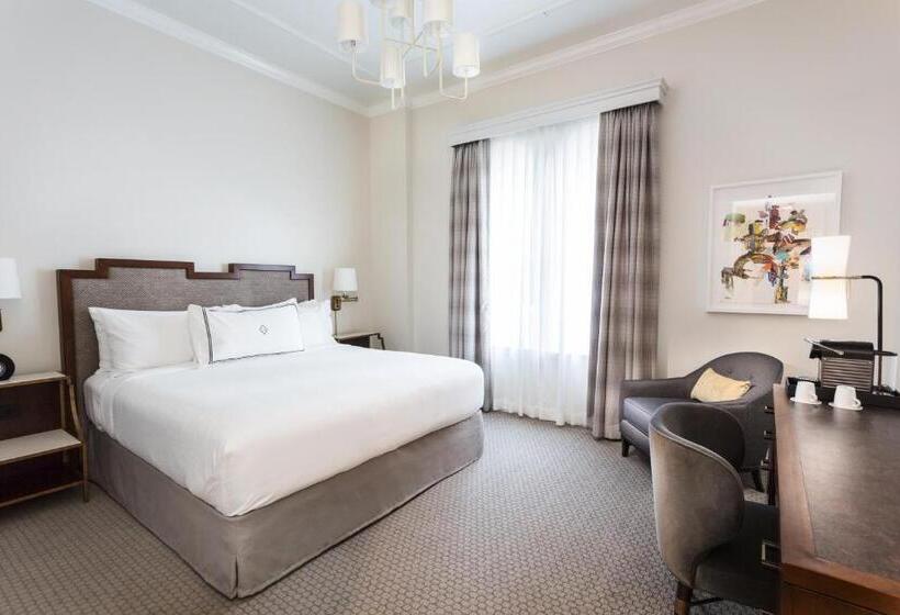 Chambre en Attique, The Lancaster