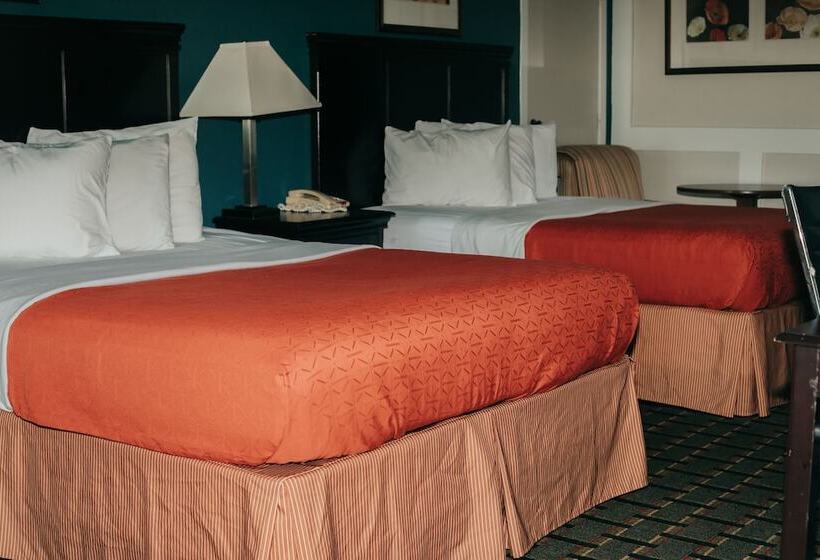 Номер Стандарт 2 Двуспальные Кровати, Victorian Inn & Suites
