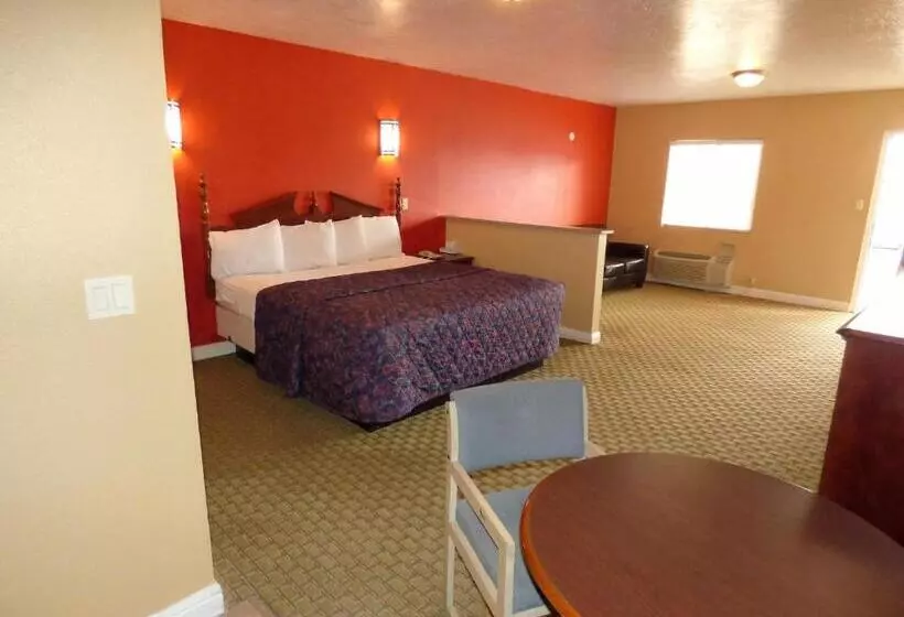 キングサイズベッドのスタンダードルーム, Economy Inn & Suites