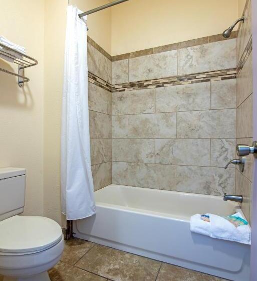 带大床的套房, Silver Spruce Inn