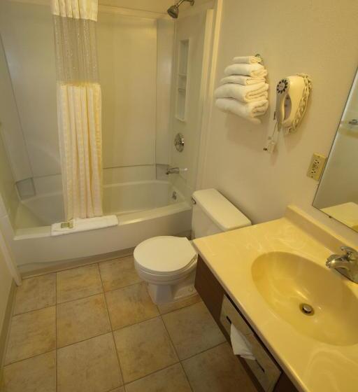 장애인을 위한 킹사이즈 침대 스탠다드 룸, Super 8 By Wyndham Elko