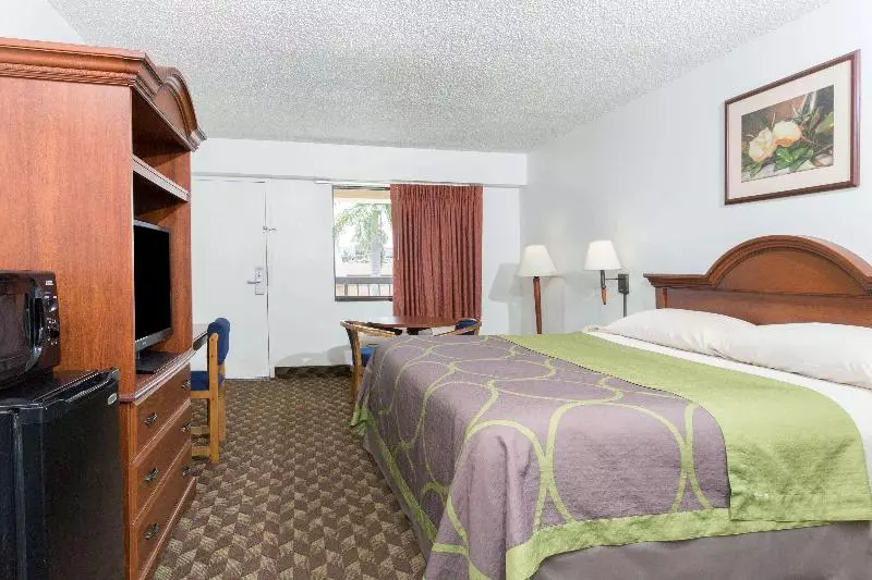 キングサイズベッドのスタンダードルーム, Super 8 By Wyndham Riviera Beach West Palm Beach