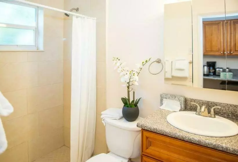 اتاق استاندارد, Shore Haven Resort Inn
