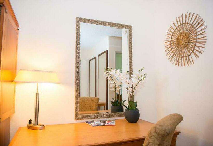 标准间, Shore Haven Resort Inn