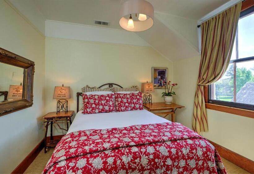 جناح سوبيريور, Sonoma Hotel