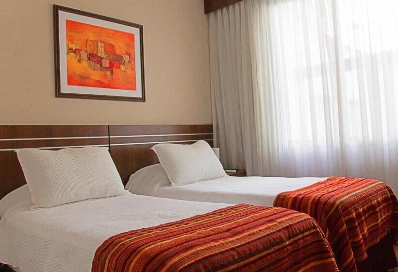 חדר סופריור, America