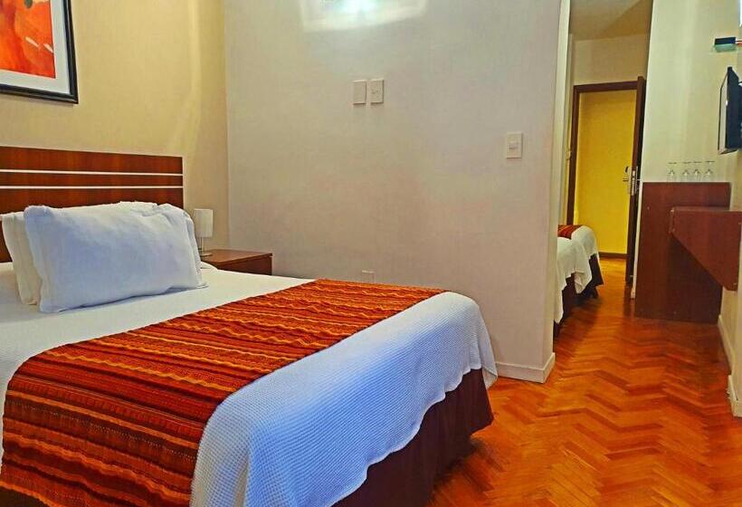 חדר משפחתי, America