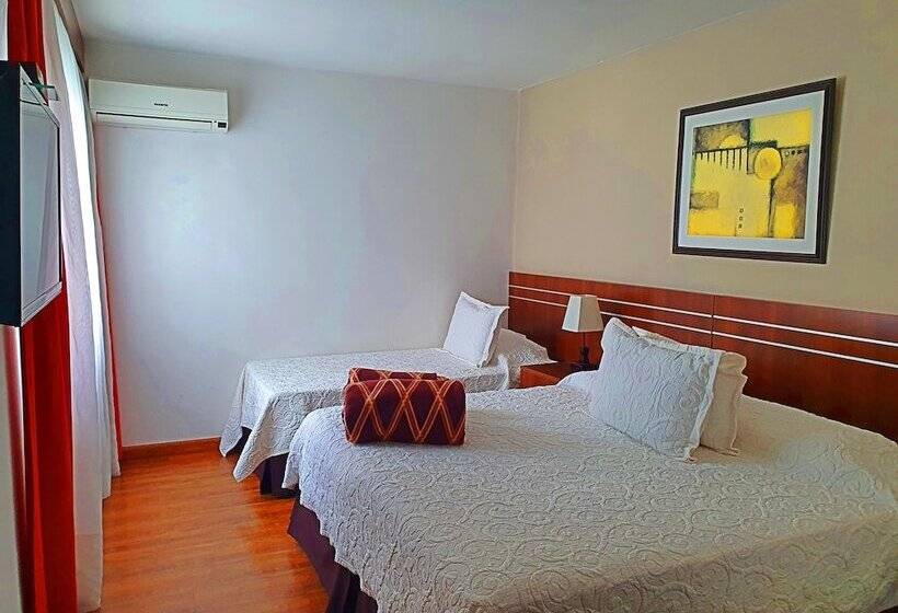 חדר סופריור לשלושה, America