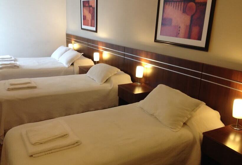 חדר סופריור לשלושה, America