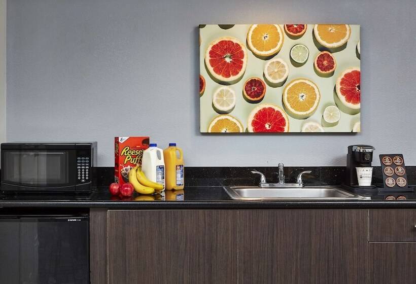 Люкс, Best Western Plus Meridian Inn & Suites, Anaheim Orange