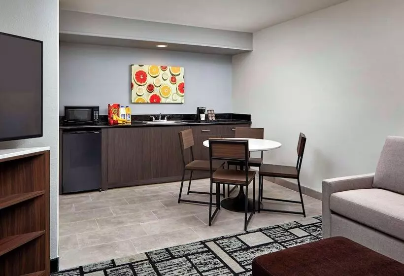 سوئیت برای معلولان, Best Western Plus Meridian Inn & Suites, Anaheim Orange