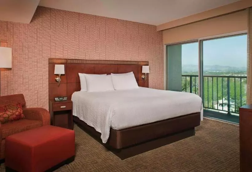 سوئیت با تخت بزرگ, Courtyard Los Angeles Sherman Oaks