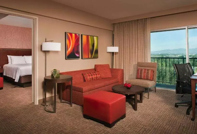 سوئیت با تخت بزرگ, Courtyard Los Angeles Sherman Oaks