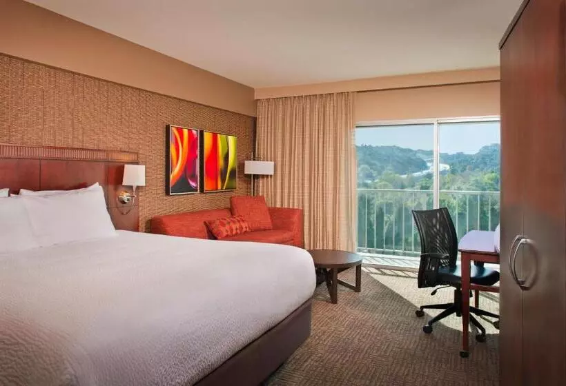 اتاق استاندارد با تخت بزرگ برای معلولان, Courtyard Los Angeles Sherman Oaks