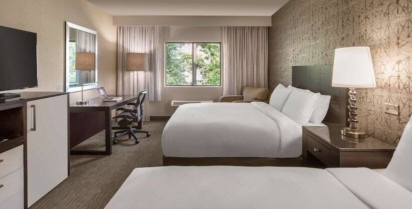 חדר סטנדרט שתי מיטות זוגיות, Doubletree By Hilton Hotel Chicago Wood Dale   Elk Grove