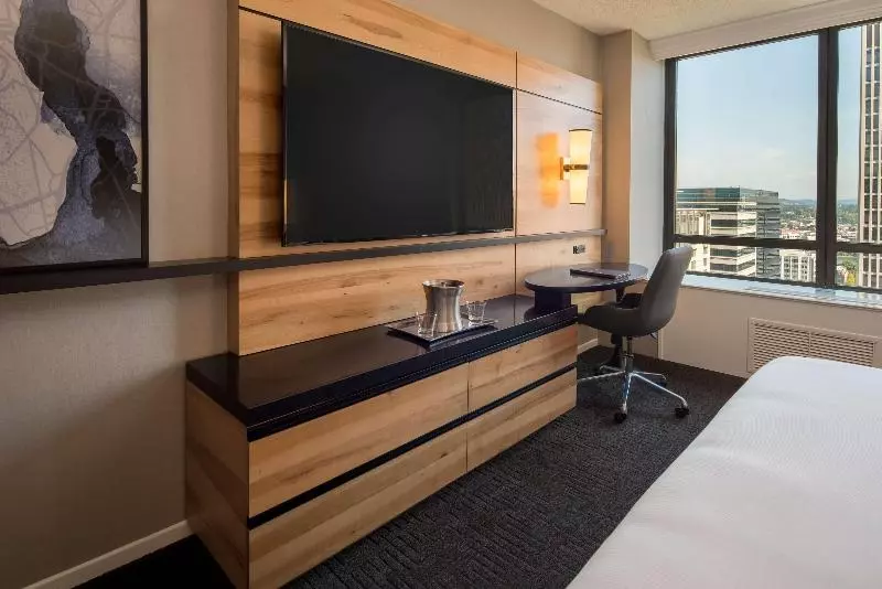 キングサイズベッドのスタンダードルーム, Hilton Portland Downtown