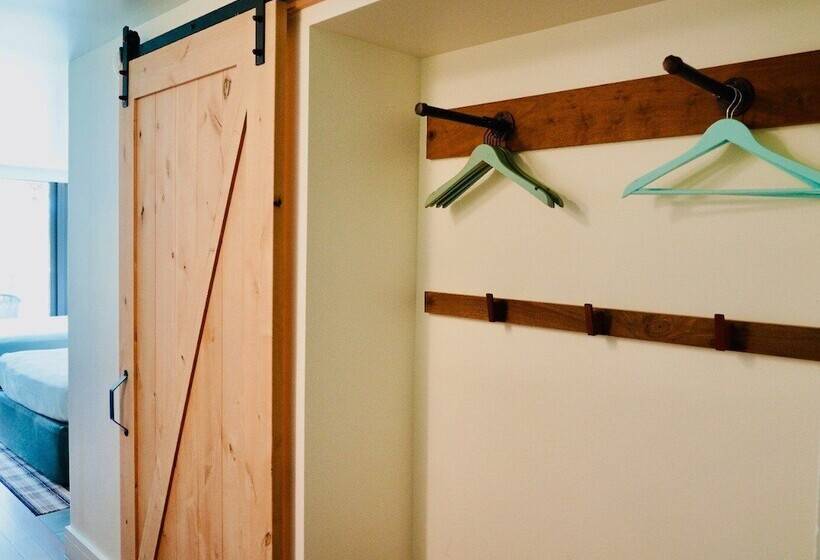 חדר דלוקס, La Croix