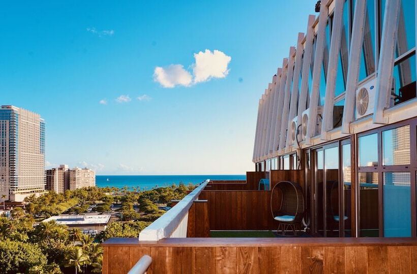 חדר פנטהאוז, La Croix