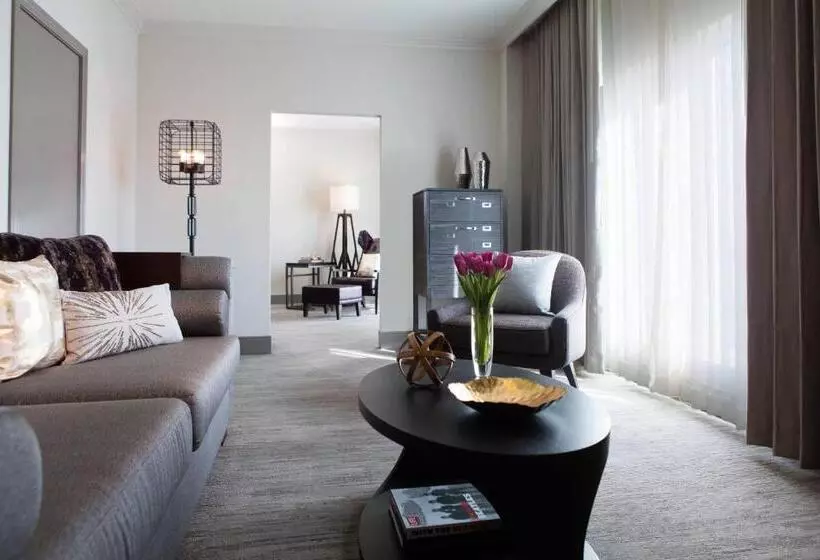 اتاق اجرایی با تخت بزرگ, Renaissance Waterford Oklahoma City