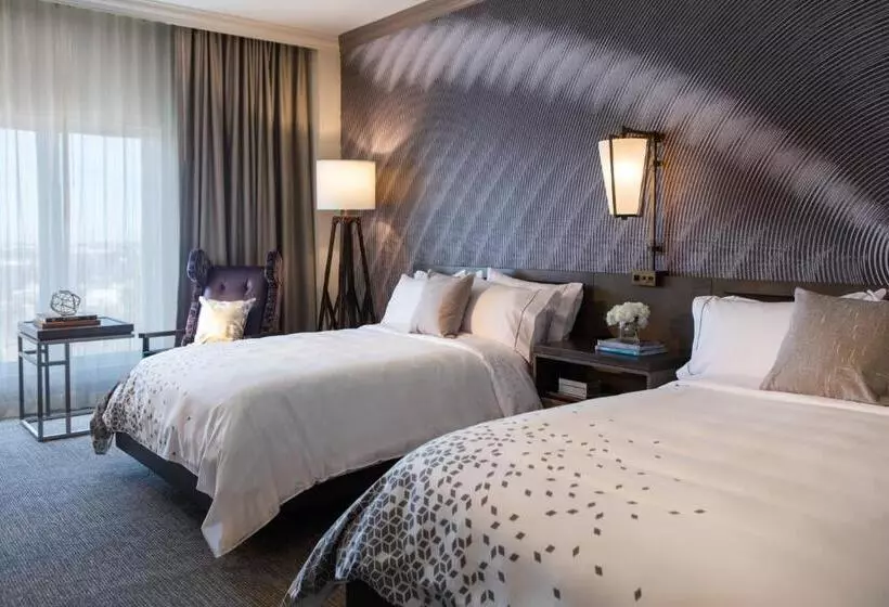 اتاق اجرایی, Renaissance Waterford Oklahoma City