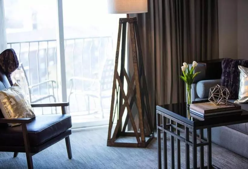 اتاق استاندارد با 2 تخت دوبل, Renaissance Waterford Oklahoma City