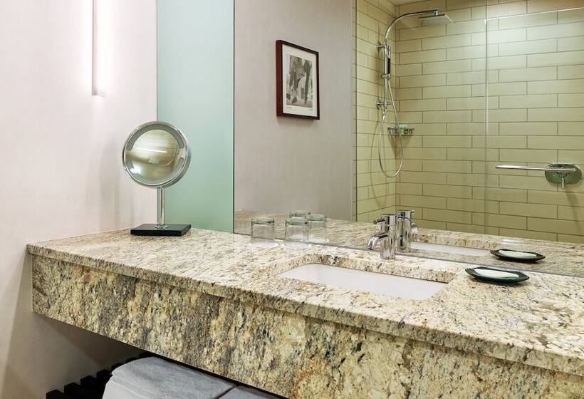 חדר קלאב, The Westin Galleria Dallas